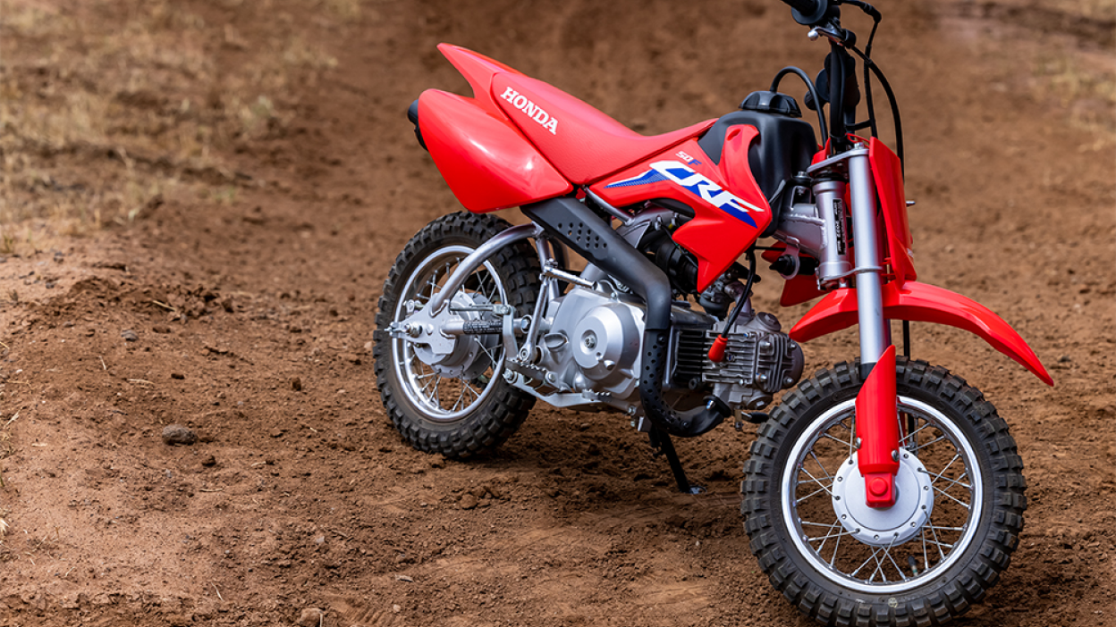 Un CRF50f garé