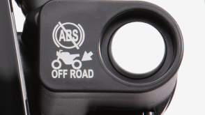 Un gros plan de l'interrupteur Honda CRF300L ABS